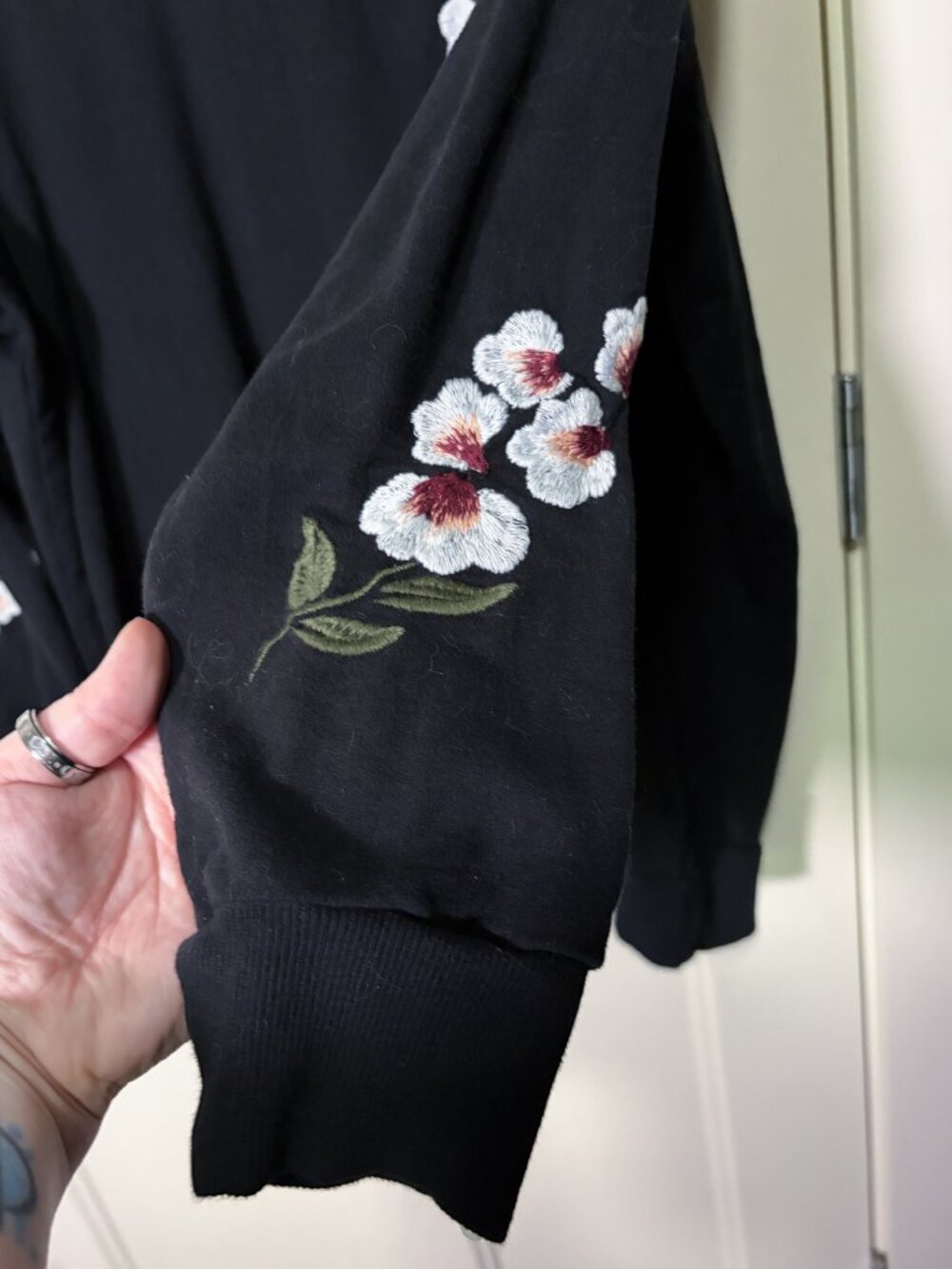 Torrid 1 (1X) Black Embroidered Floral Long Sleeve Pullover Sweatshirt - Picture 7 of 10